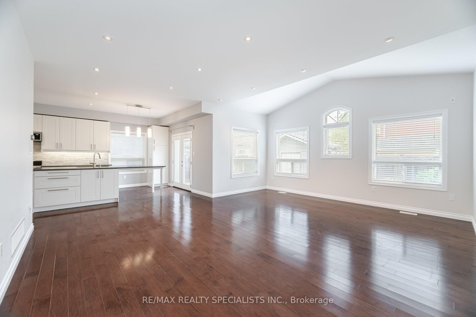 981 Kennedy Circle photo 16