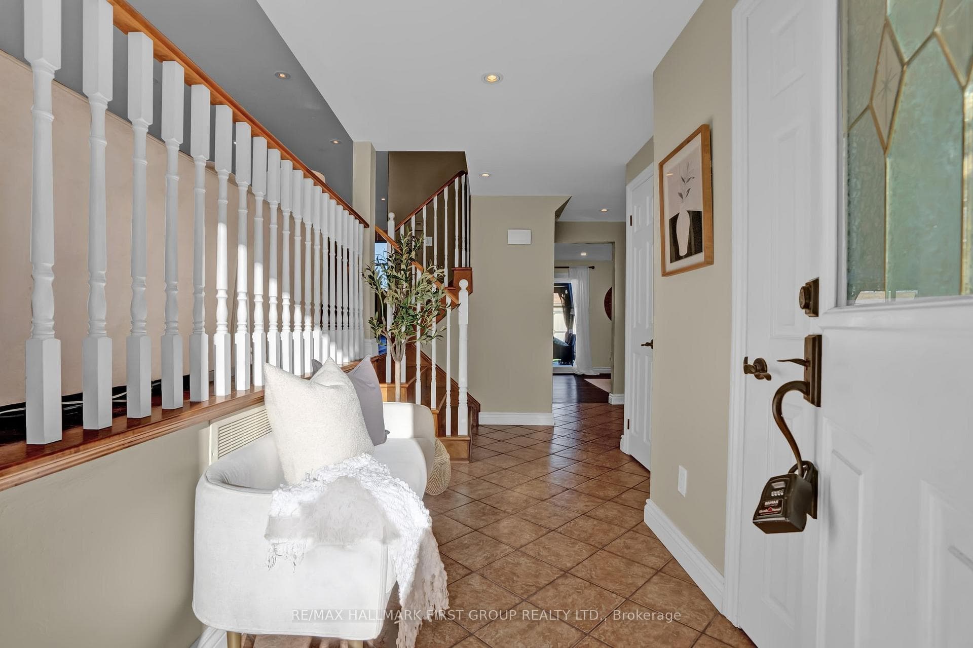 48 Spry Avenue photo 4