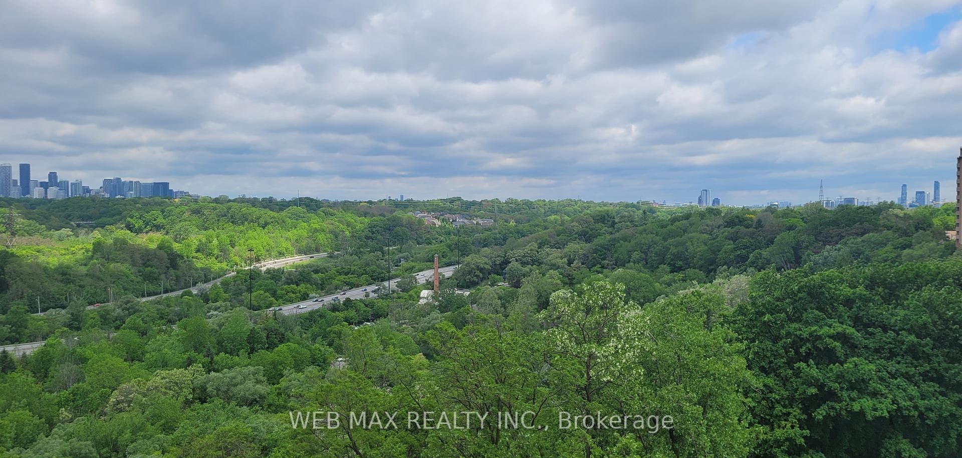 Unobstructed vast view of lush green