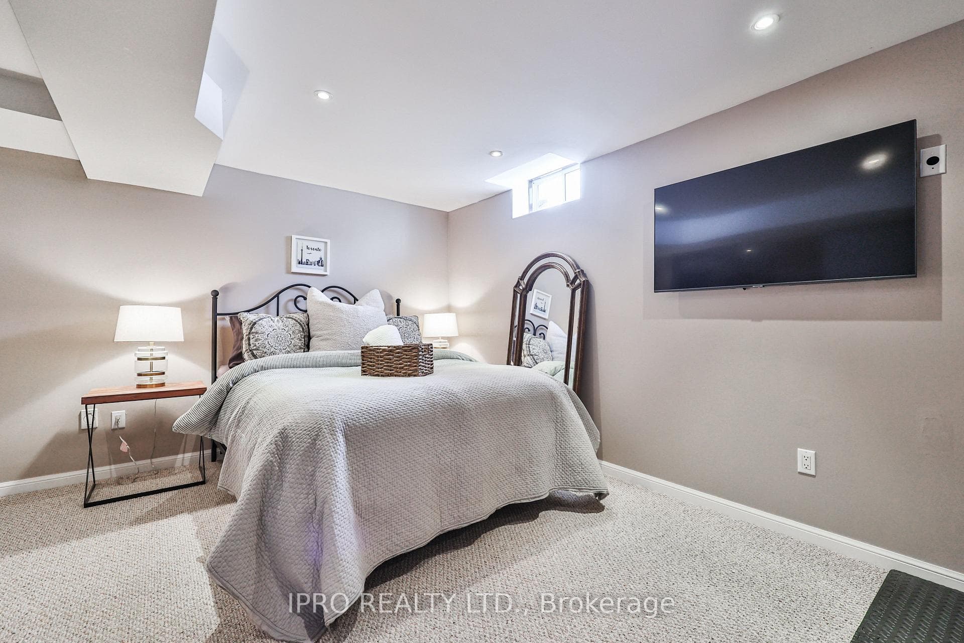 2384 Proudfoot Trail photo 28
