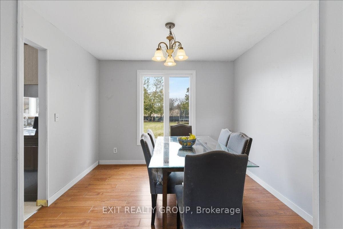 198 Chatterton Valley Crescent photo 10