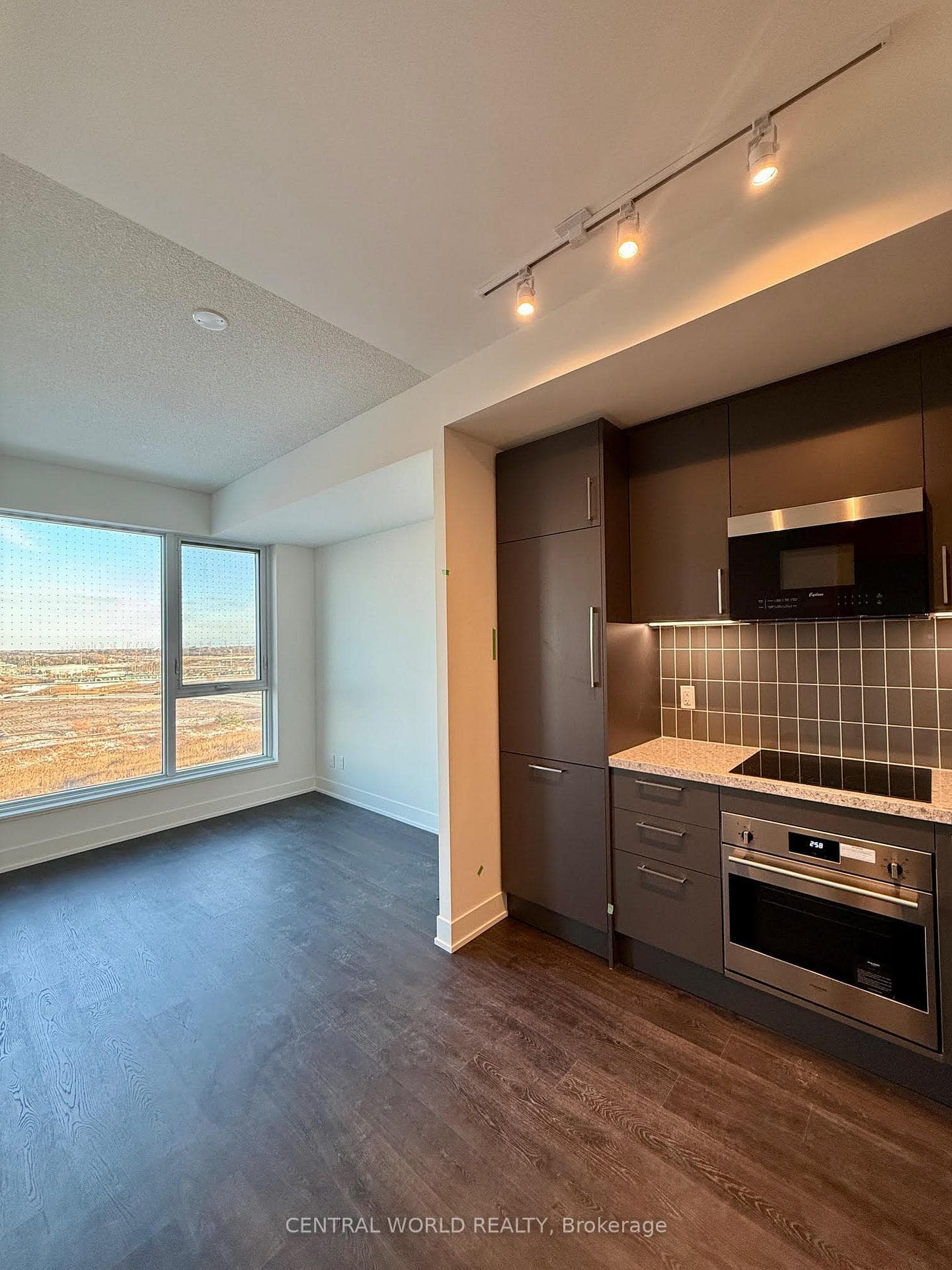 38 ANDRE DE GRASSE Street Unit 1005 photo 1
