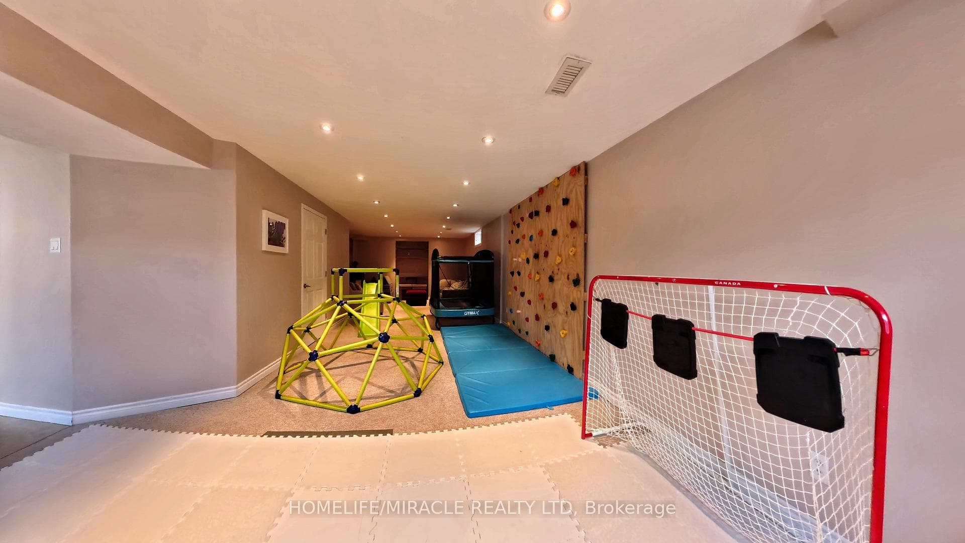40 Mccormick Drive photo 39
