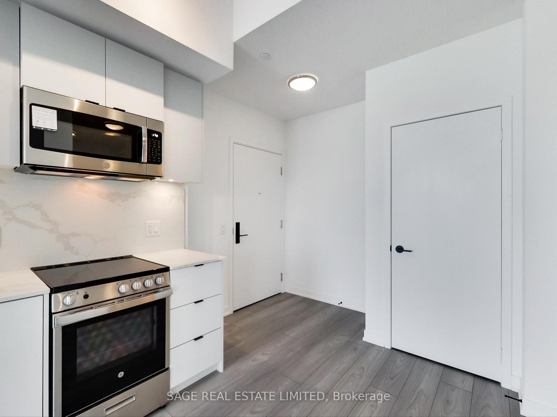 285 Dufferin Street Unit 1401 photo 18