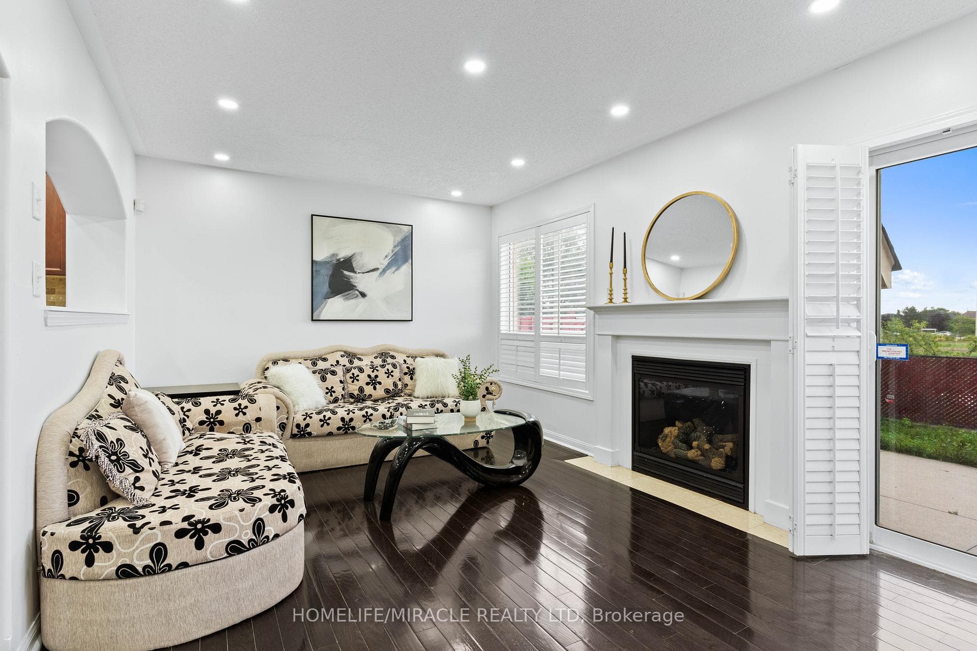 58 Coachlight Crescent photo 10