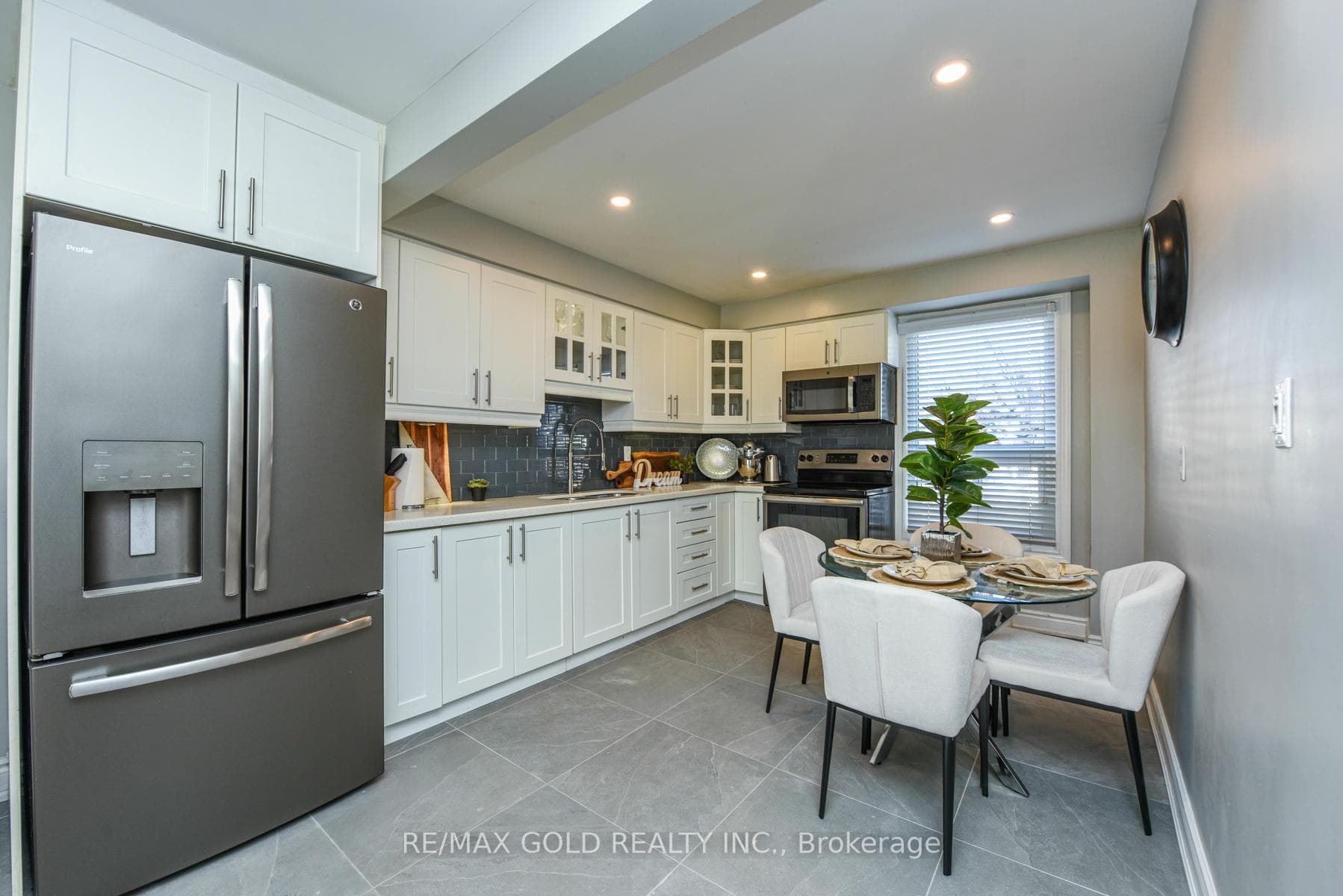 124 Ellerslie Road photo 6