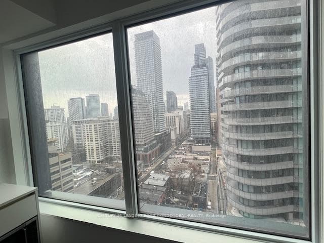 8 Wellesley Street Unit 2015 photo 14