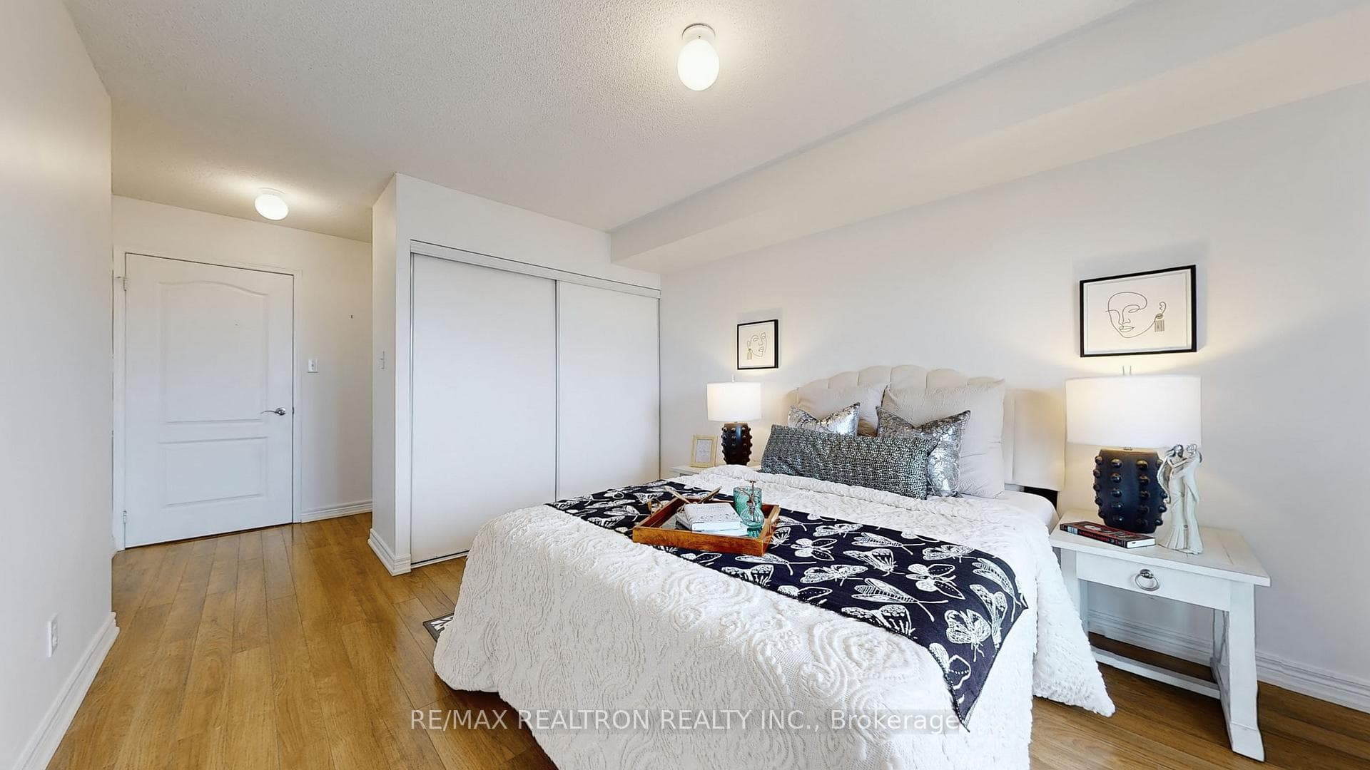 399 South Park Road Unit 503 photo 17