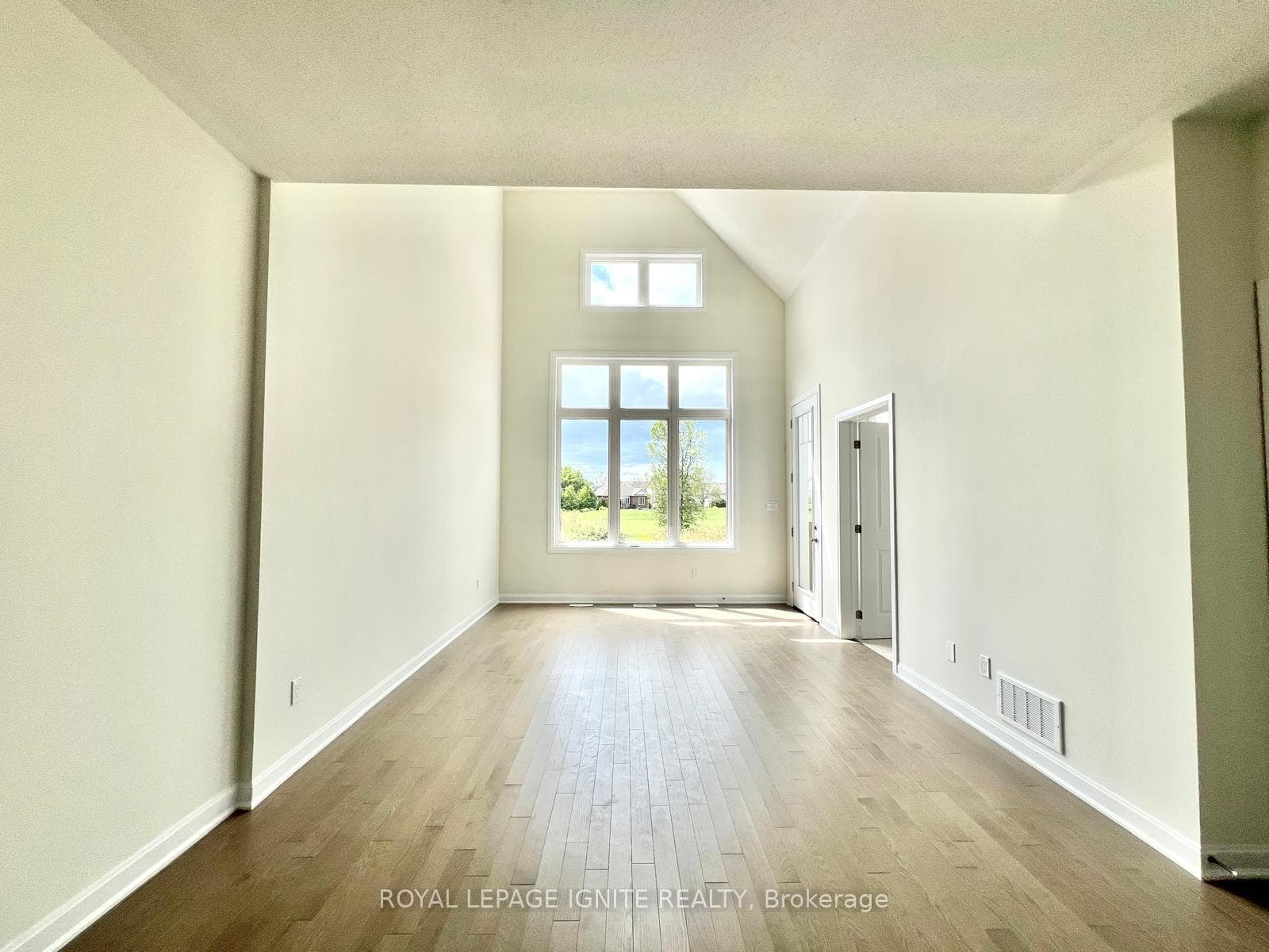 44 Golf Links Drive photo 8