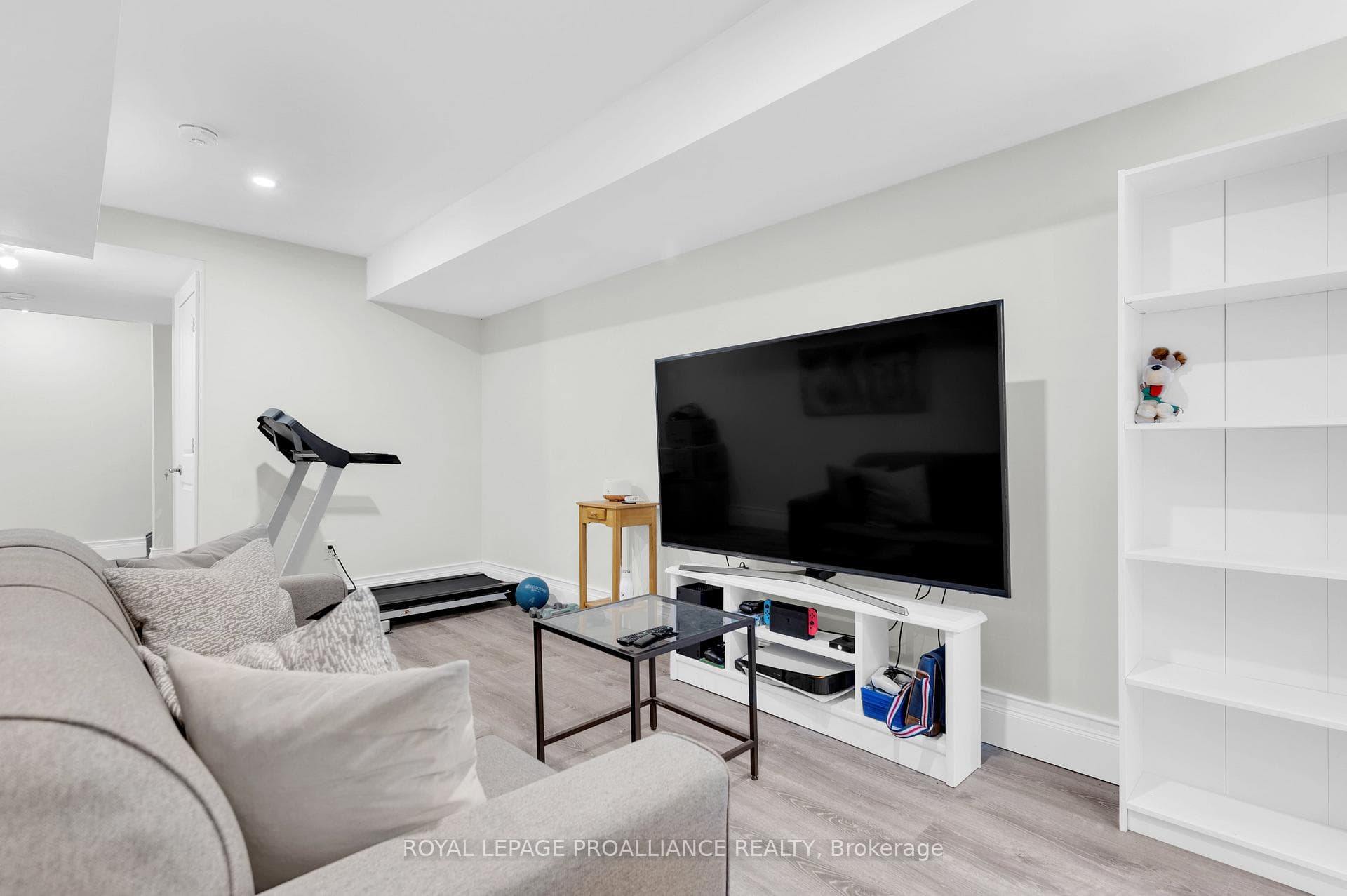 74 Campbell Crescent photo 24