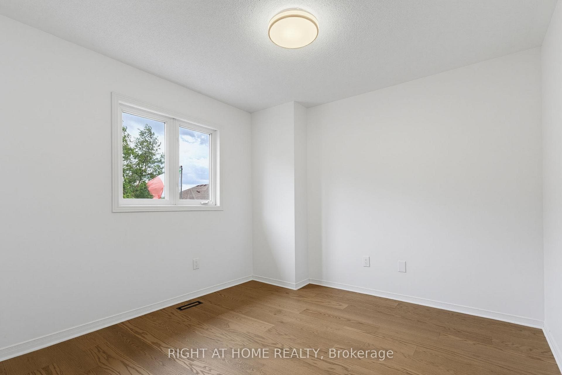 1087 Augustus Drive photo 29