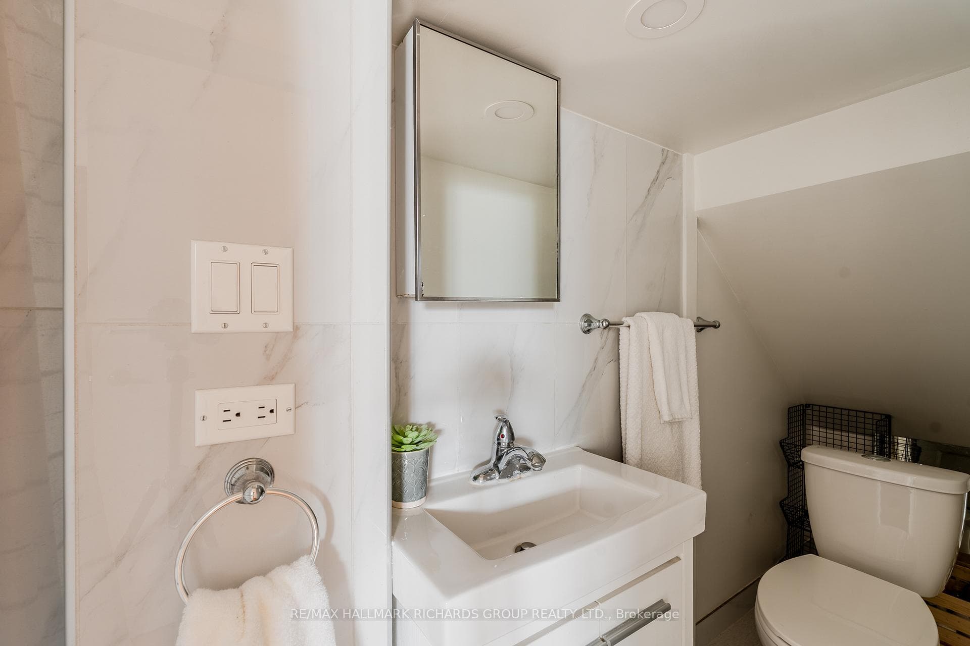 84 Glenside Avenue photo 19
