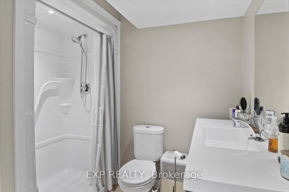 8 Milner Court photo 29