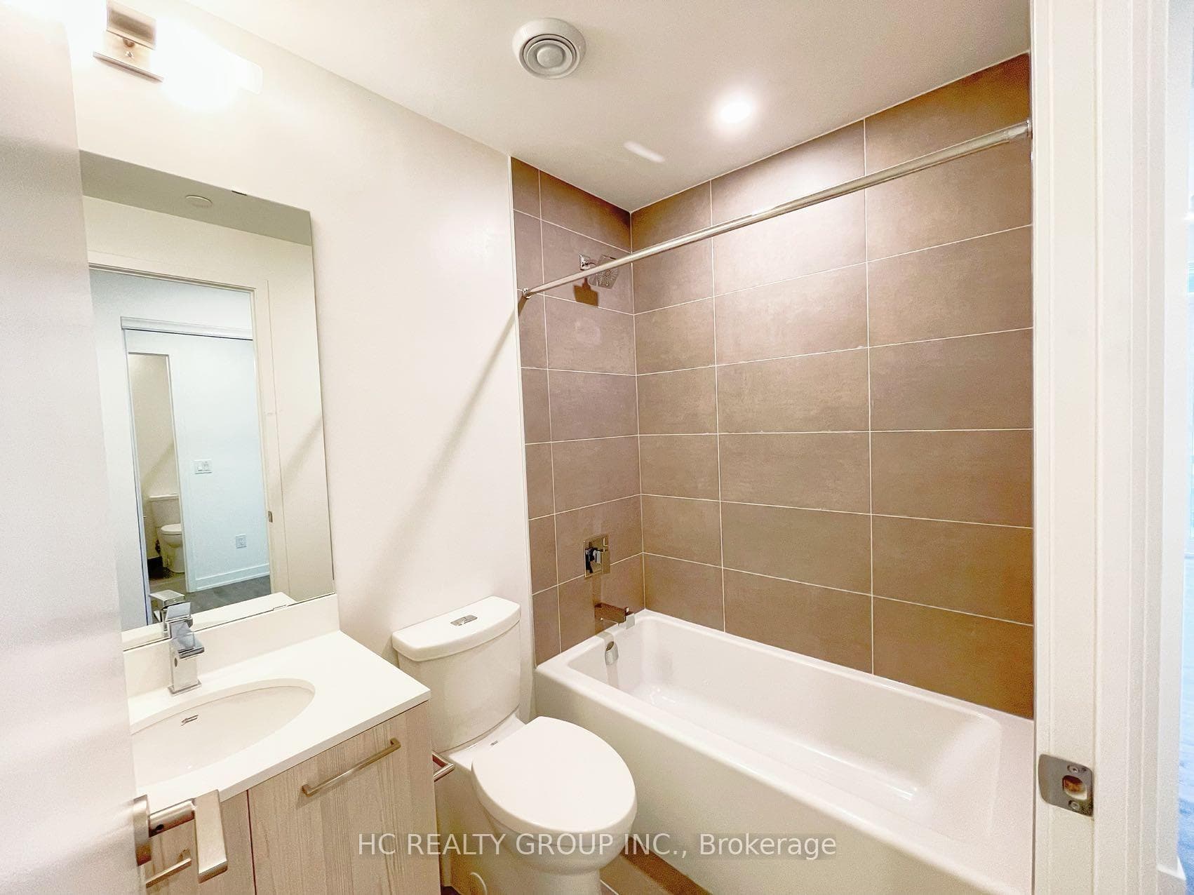 65 Mutual Street Unit 606 photo 6