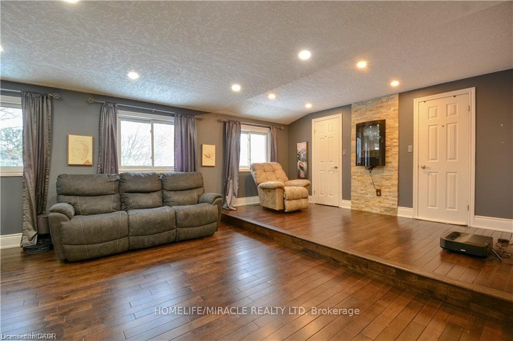 39 Endeavour Drive photo 19