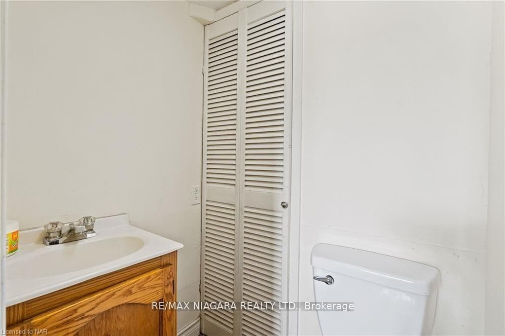 58 Carlton Street photo 4
