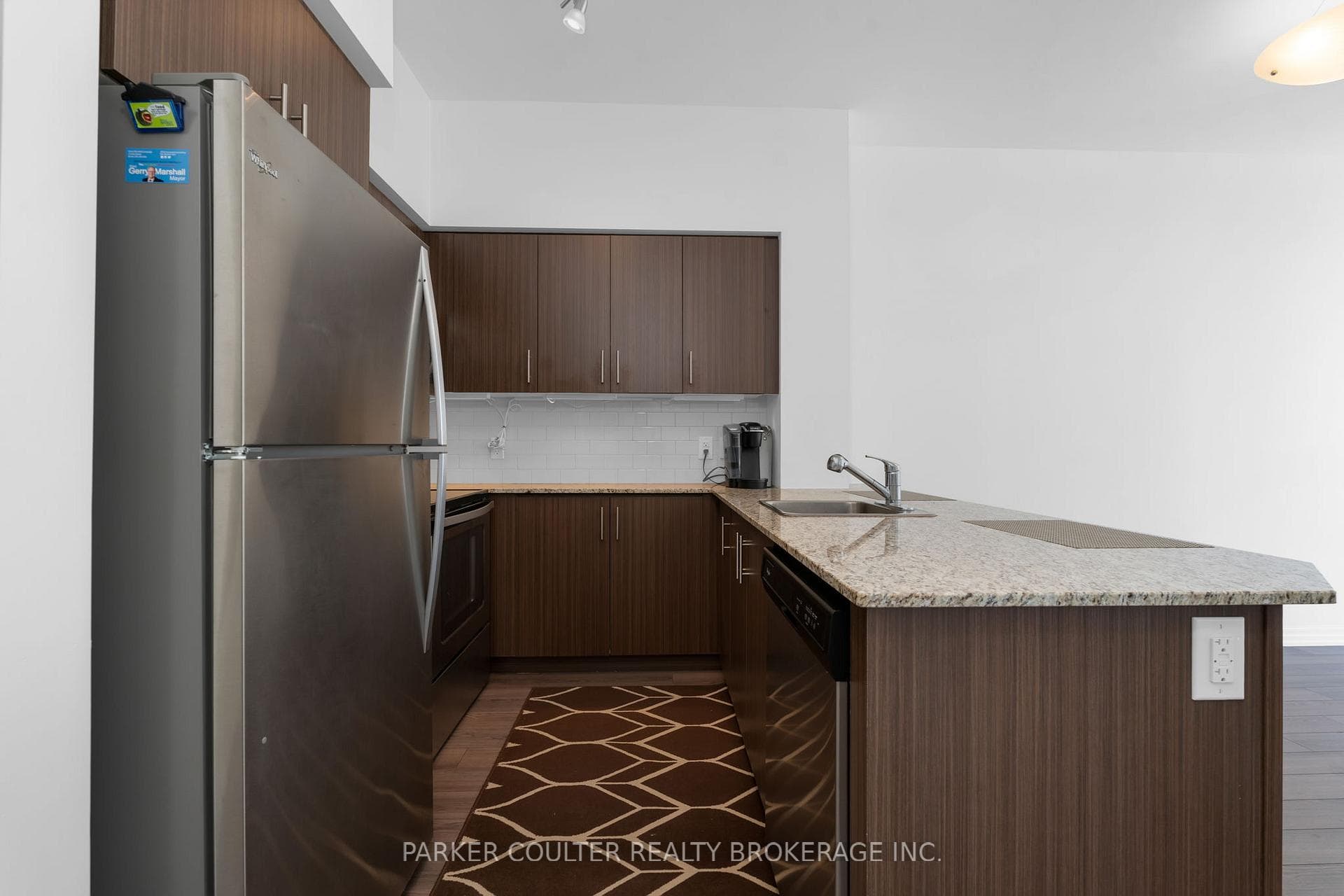 111 Worsley Street Unit 709 photo 9