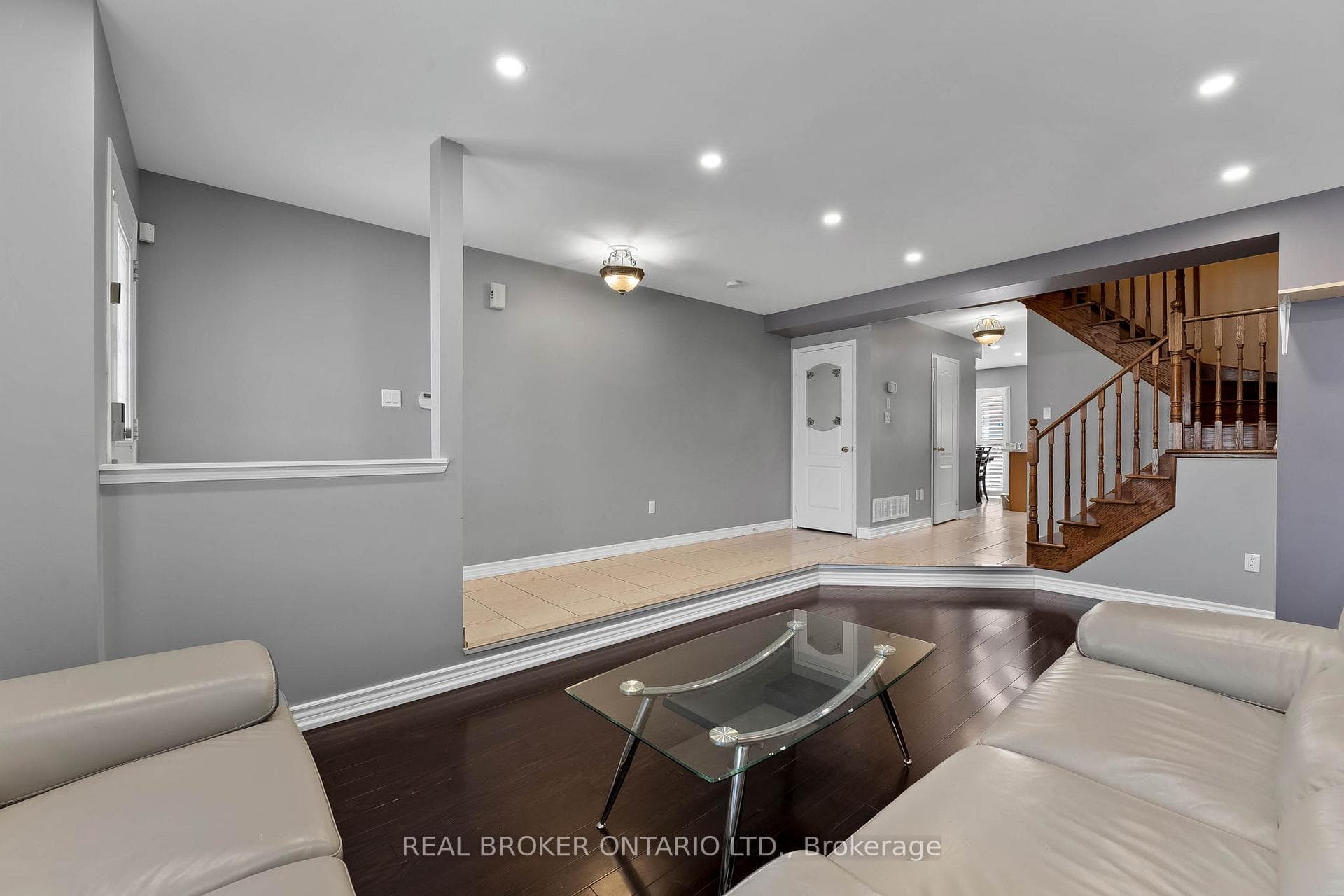 27 Taverner Crescent photo 7