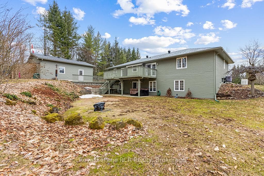 107 MAPLE RIDGE Crescent photo 40
