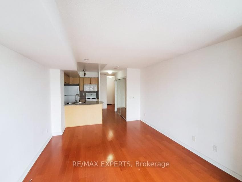 763 Bay Street Unit 2914 photo 8