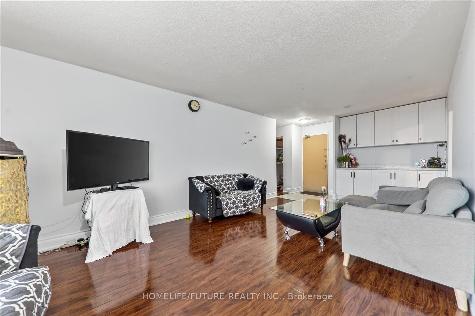 180 Markham Road Unit 705 photo 13