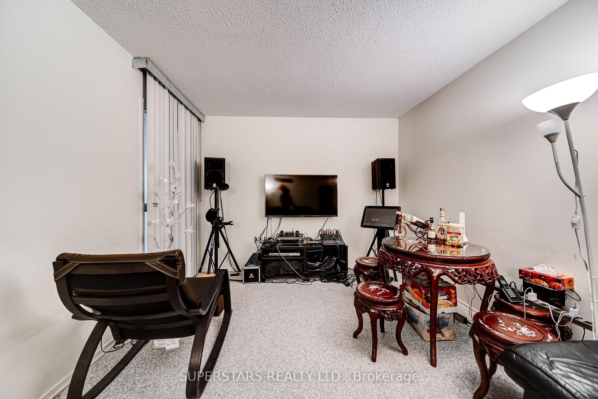 129 Stirling Crescent photo 7