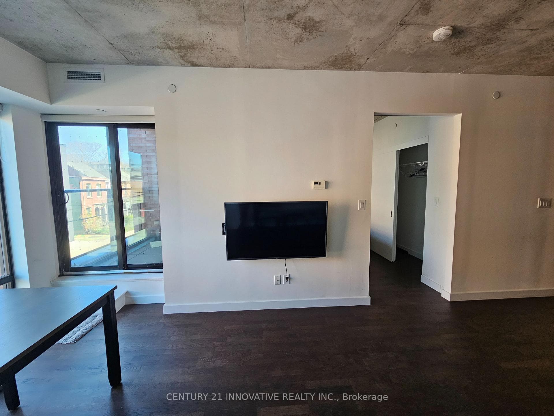 246 Logan Avenue Unit 221 photo 16