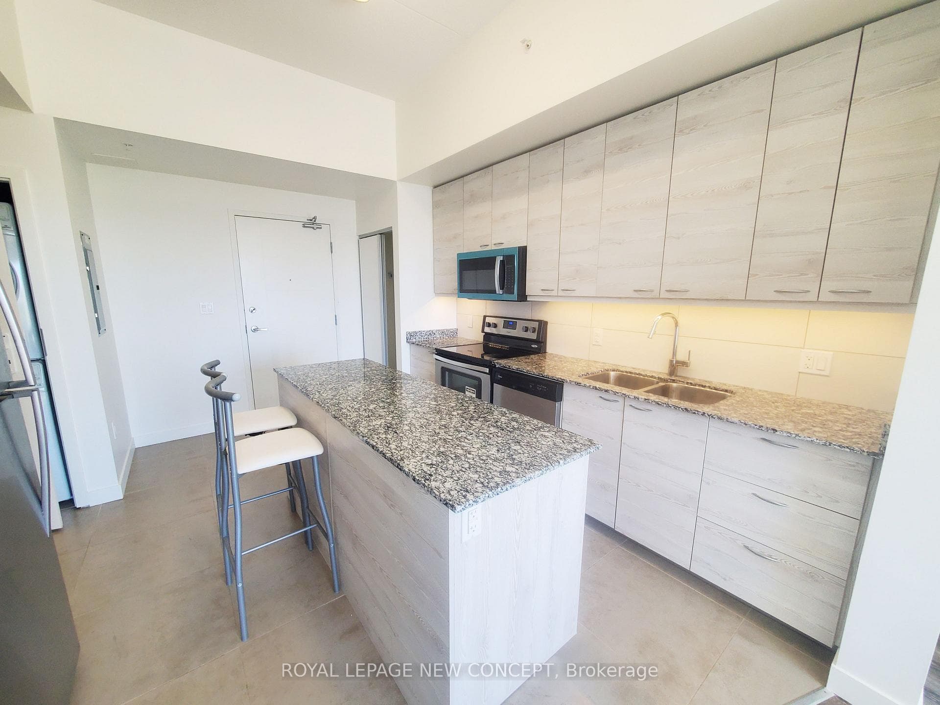 280 Lester Street Unit 818 photo 7