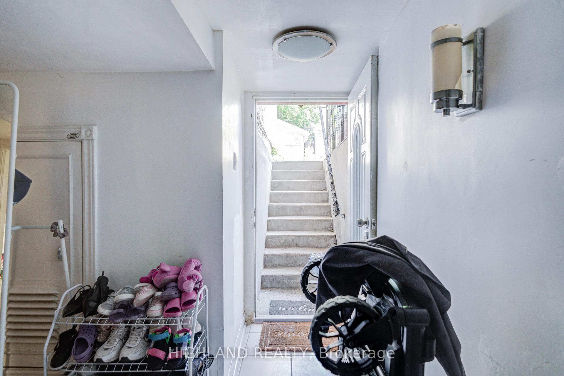 123 Russett Avenue photo 16