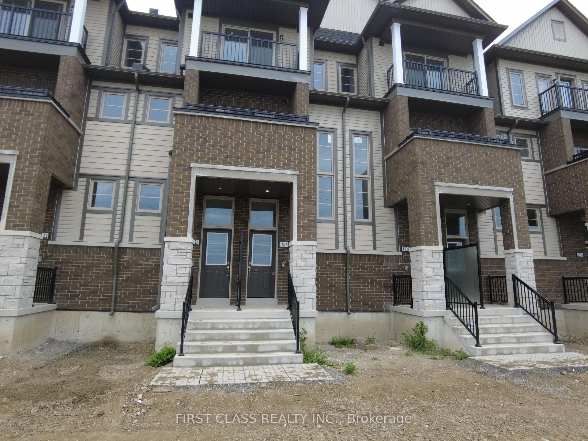 1526 Bloor Street photo 1