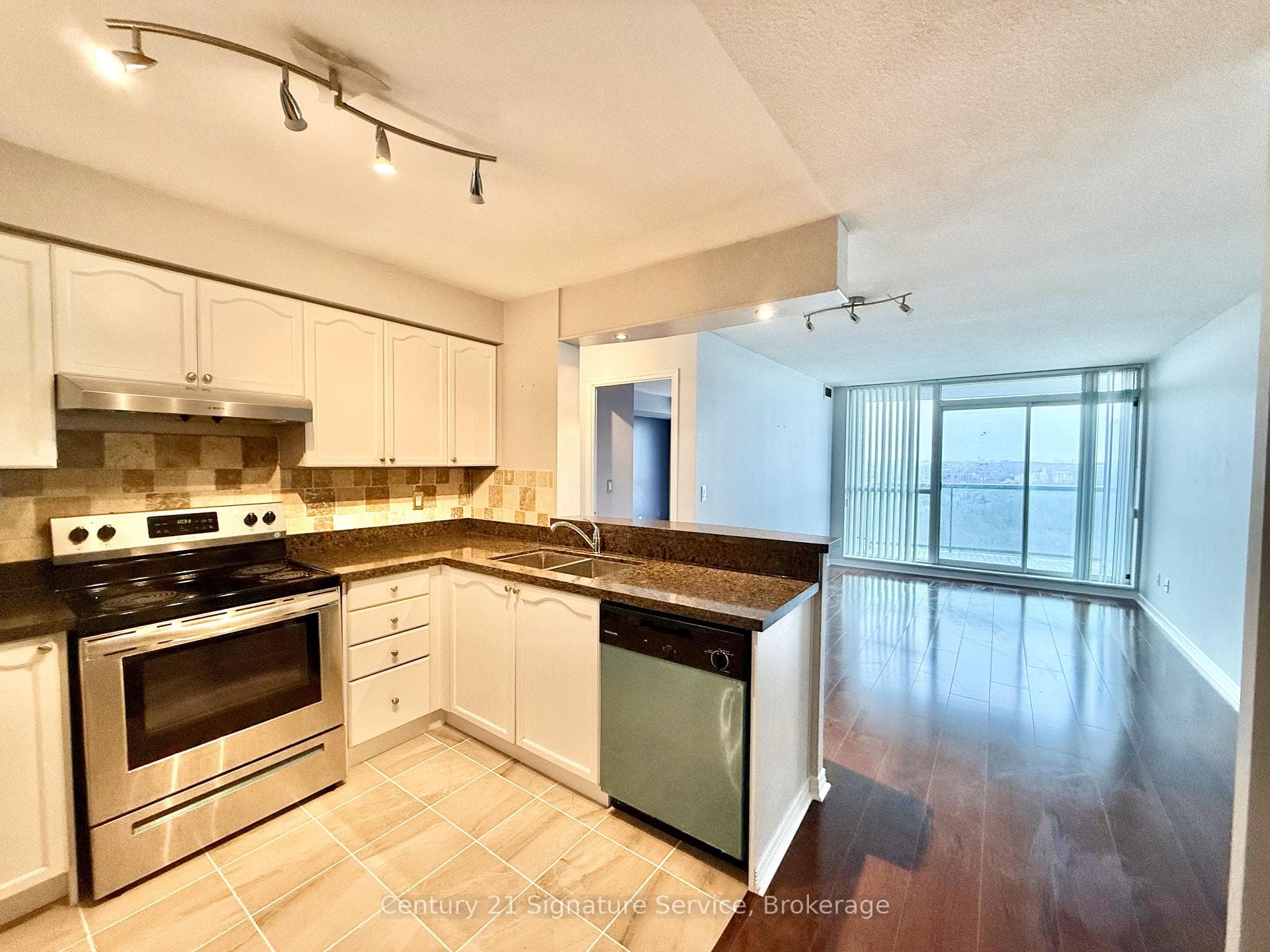 2545 Erin Centre Boulevard Unit 1802 photo 14
