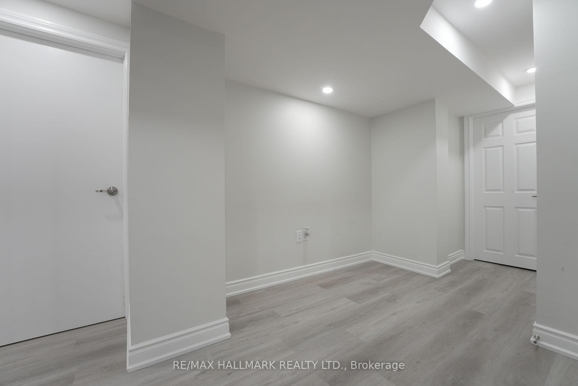 18 Gilmour Drive Unit Bsmnt photo 25