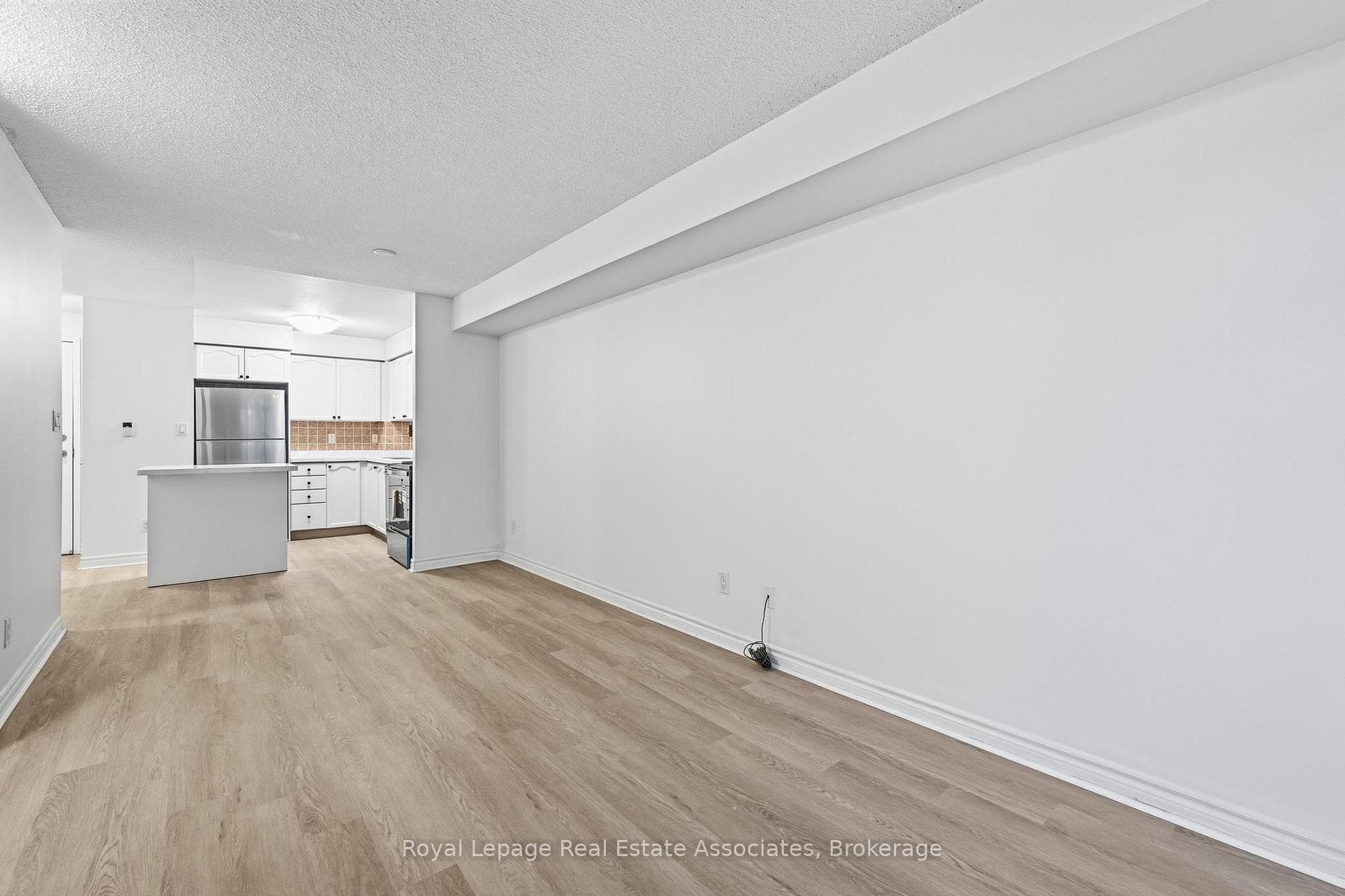 3880 Duke Of York Boulevard Unit 1008 photo 9