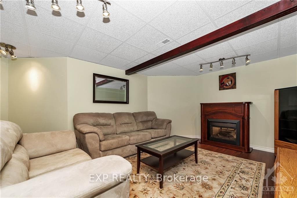 3 FAIRHOLME Drive photo 22