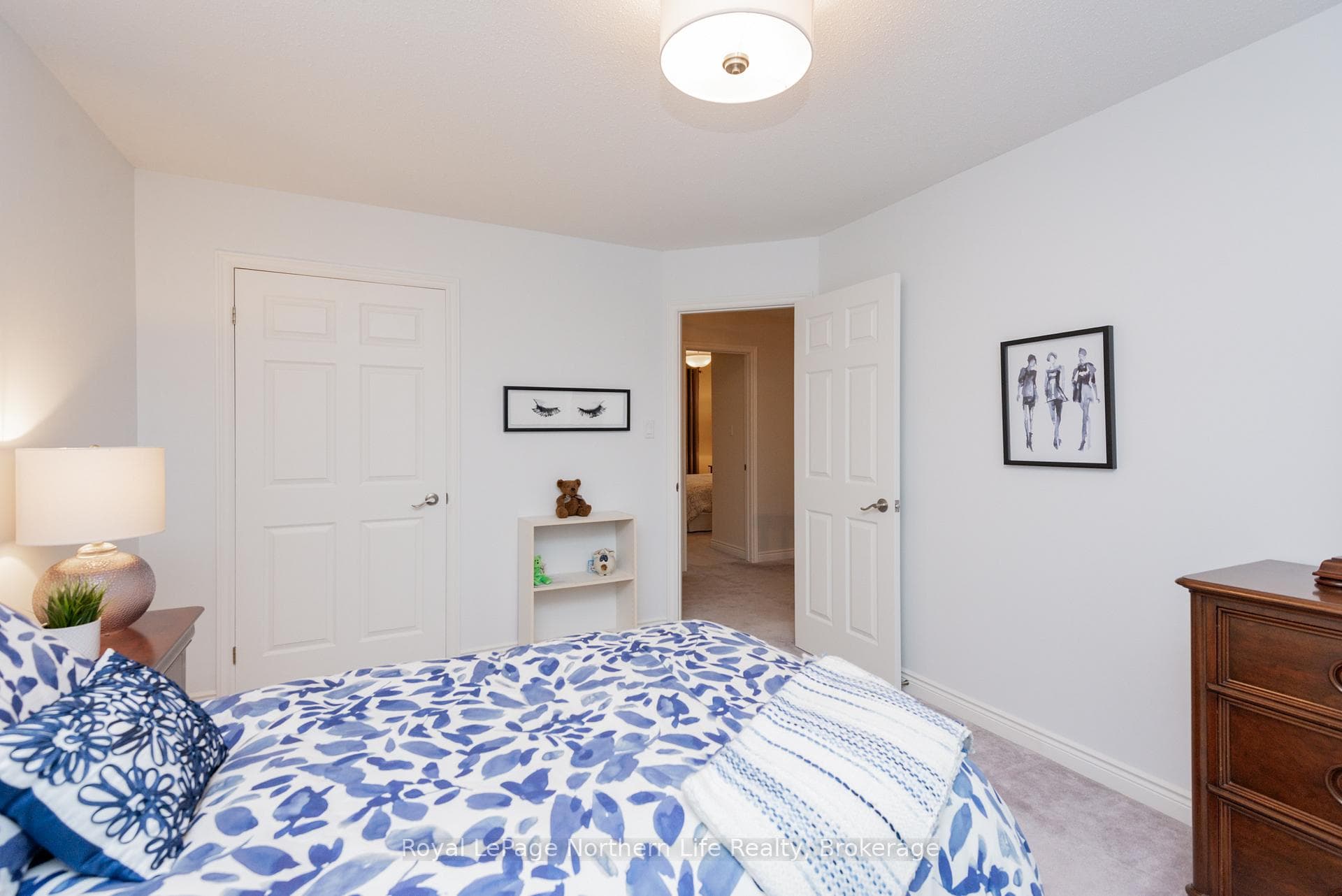 6 Robinhood Court photo 38