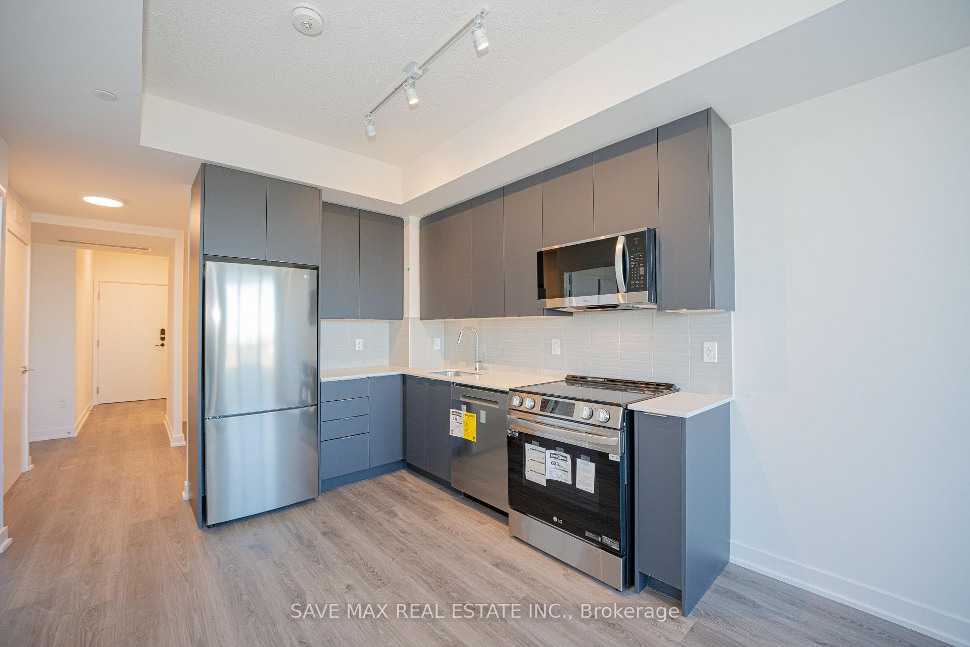 225 Malta Avenue Unit 421 photo 10