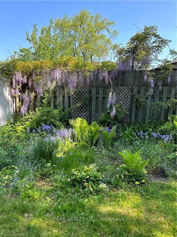 3852 Roxborough Avenue photo 30