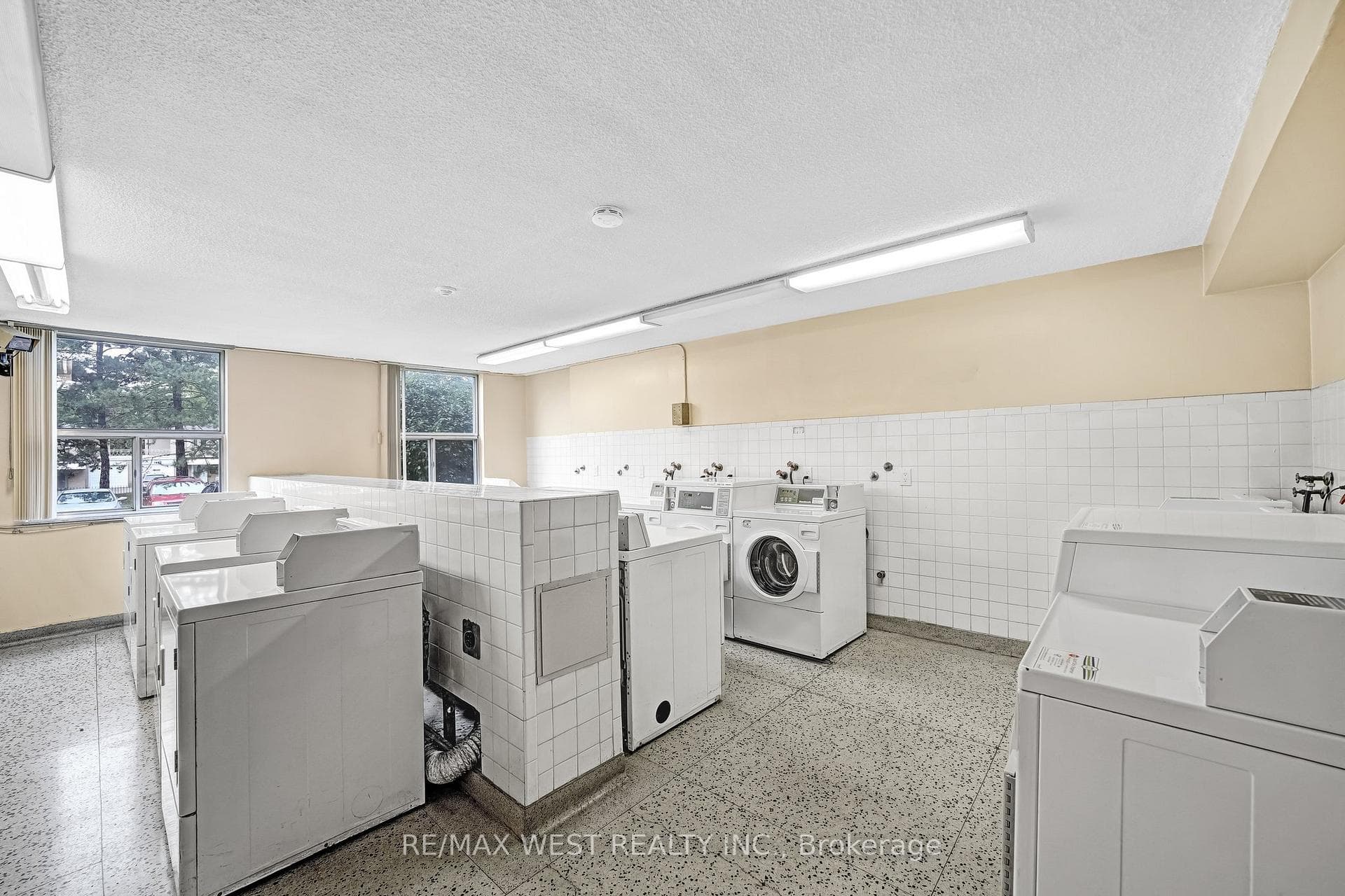 205 Hilda Avenue Unit 406 photo 21