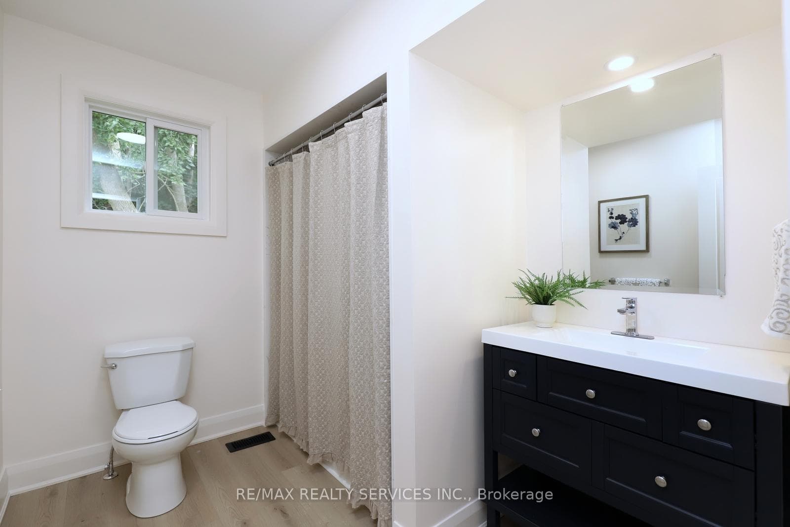65 Hesp Drive photo 30