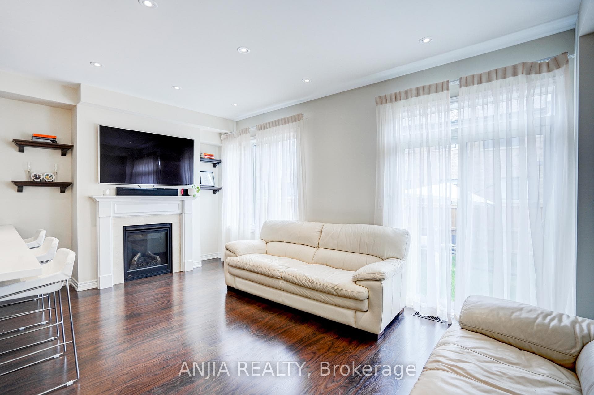 25 Collier Crescent photo 8