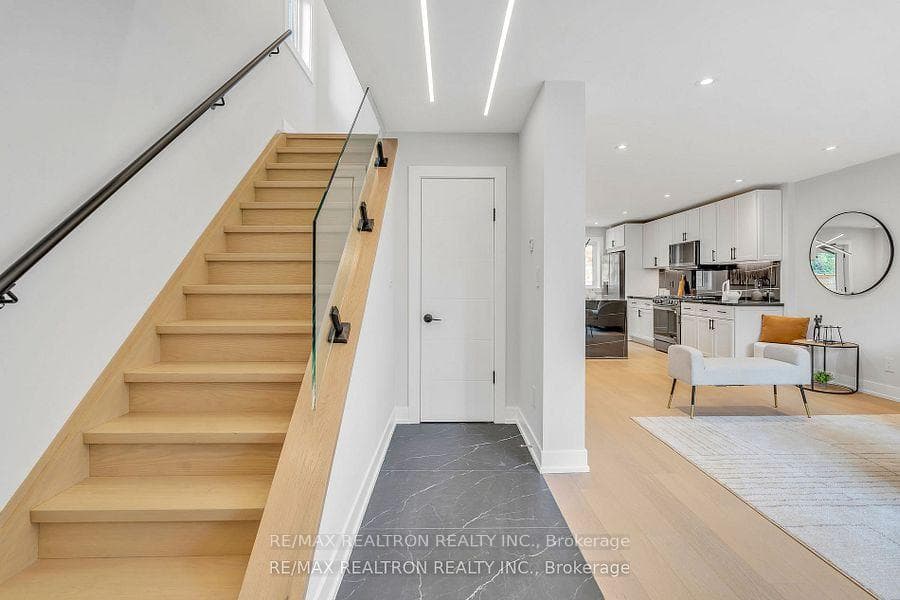 254 Hastings Avenue photo 7