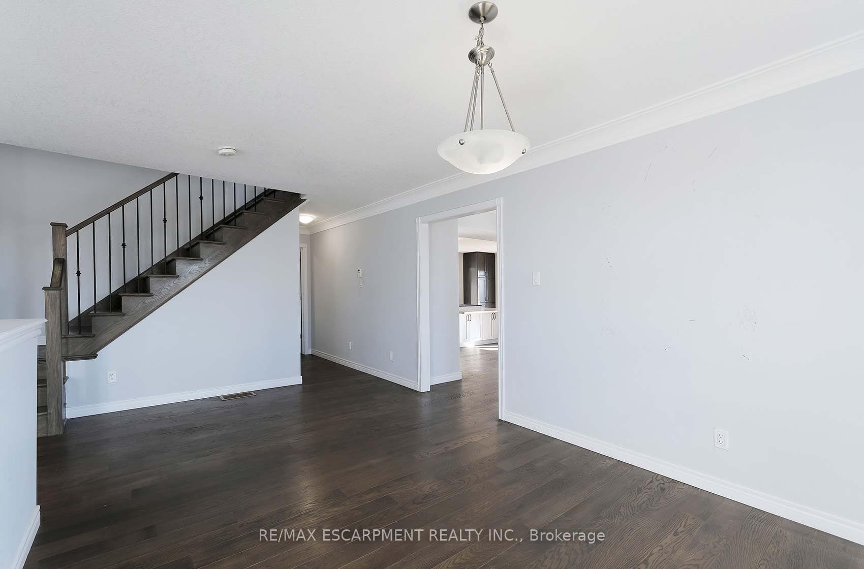 901 Bamford Terrace photo 4