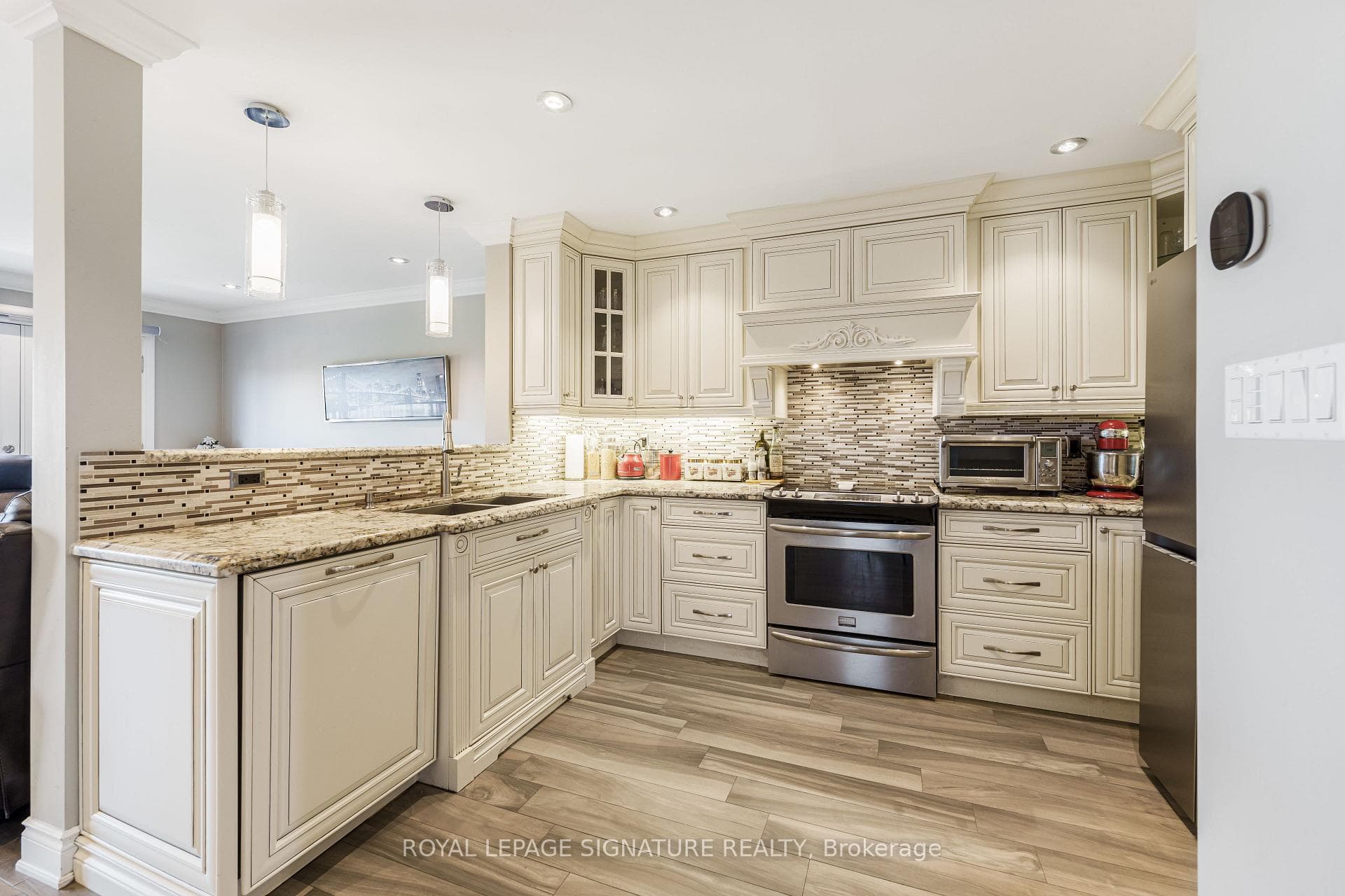 4091 Dursley Crescent photo 6