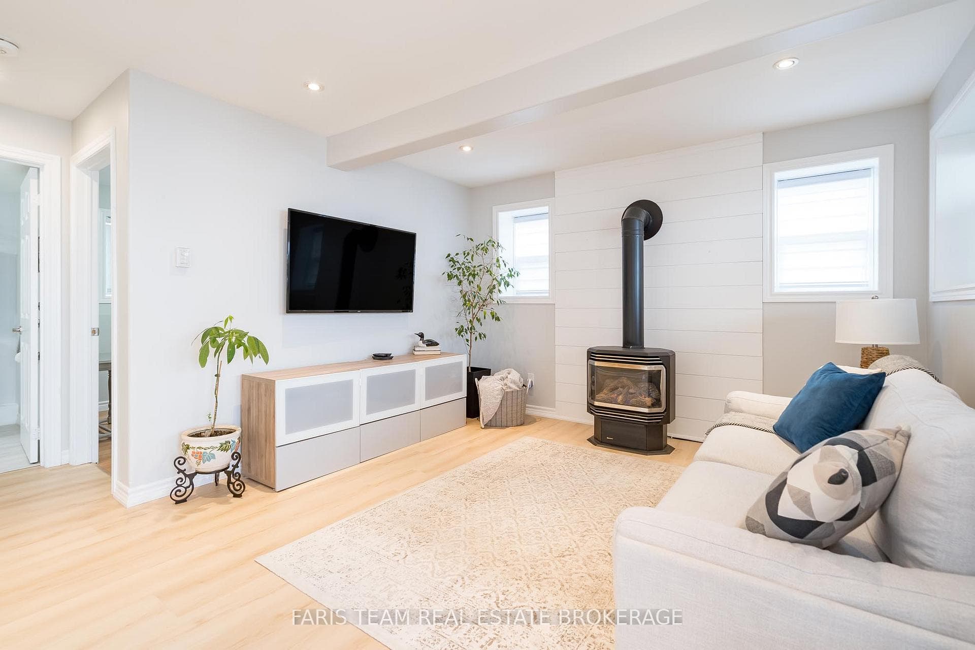 282 Robins Point Road photo 16
