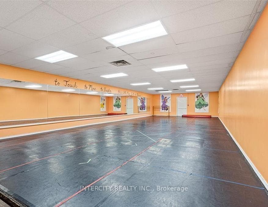 486 Grantham Avenue Unit BSMT photo 5