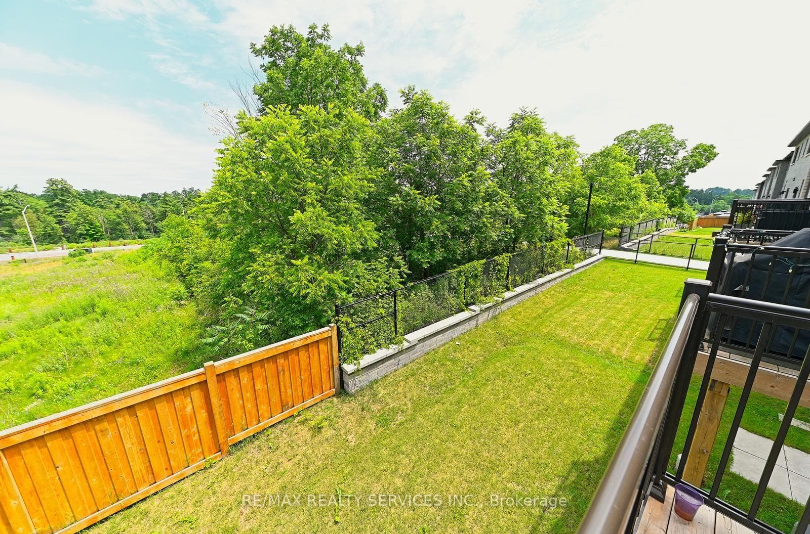 52 Humberstone Drive photo 28