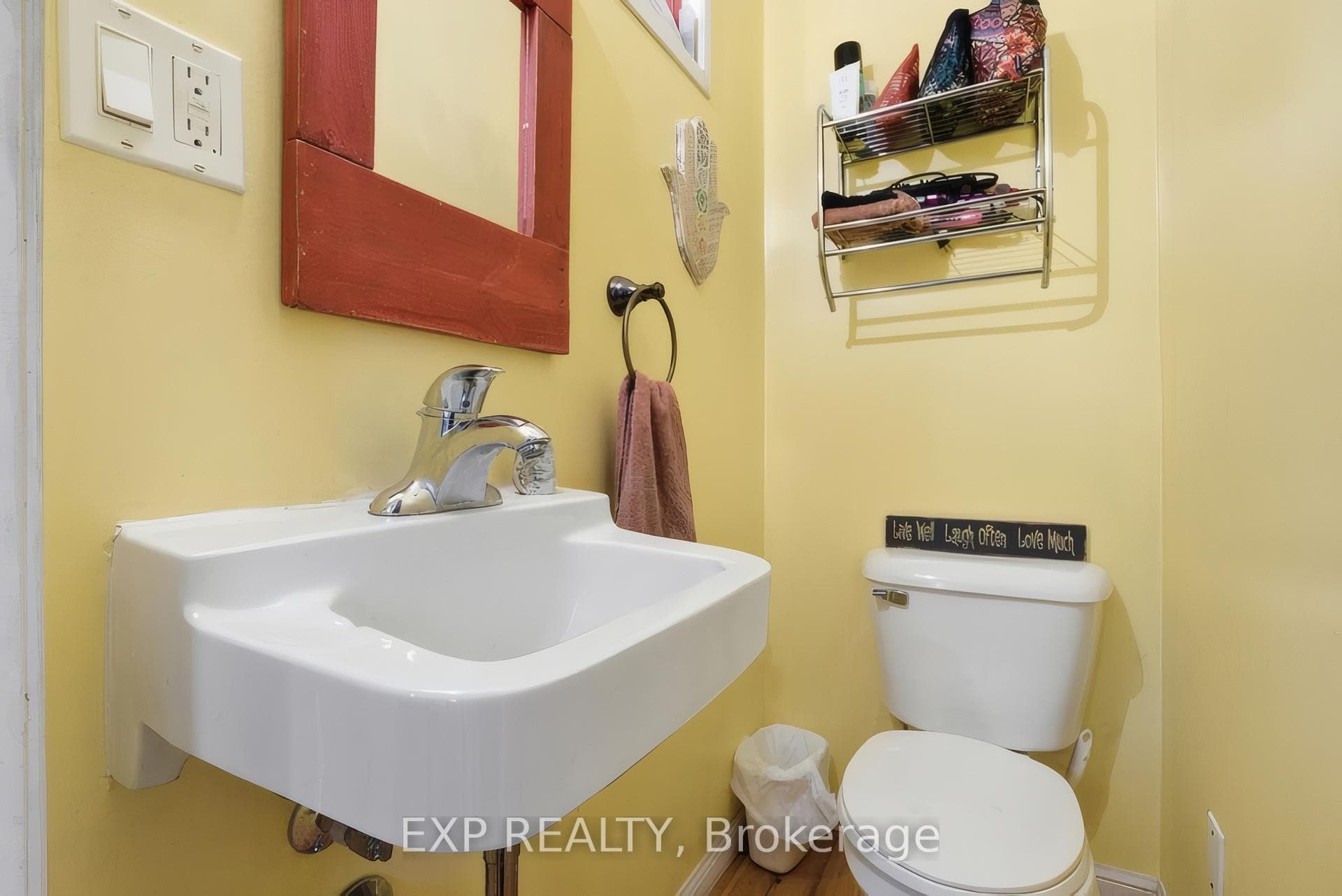 572 Downie Street photo 27