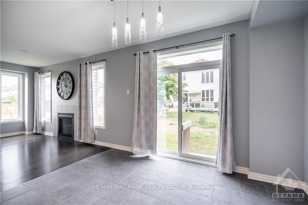 669 PARADE Drive photo 15