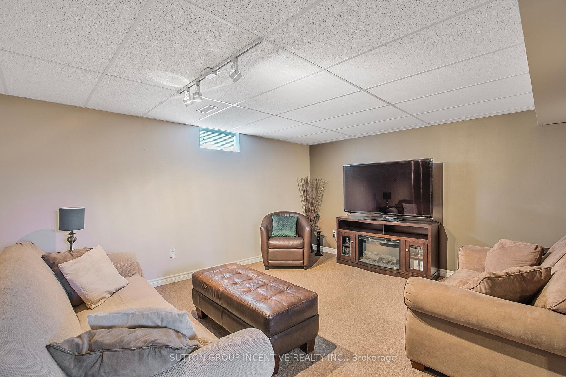60 Red Oak Drive photo 17