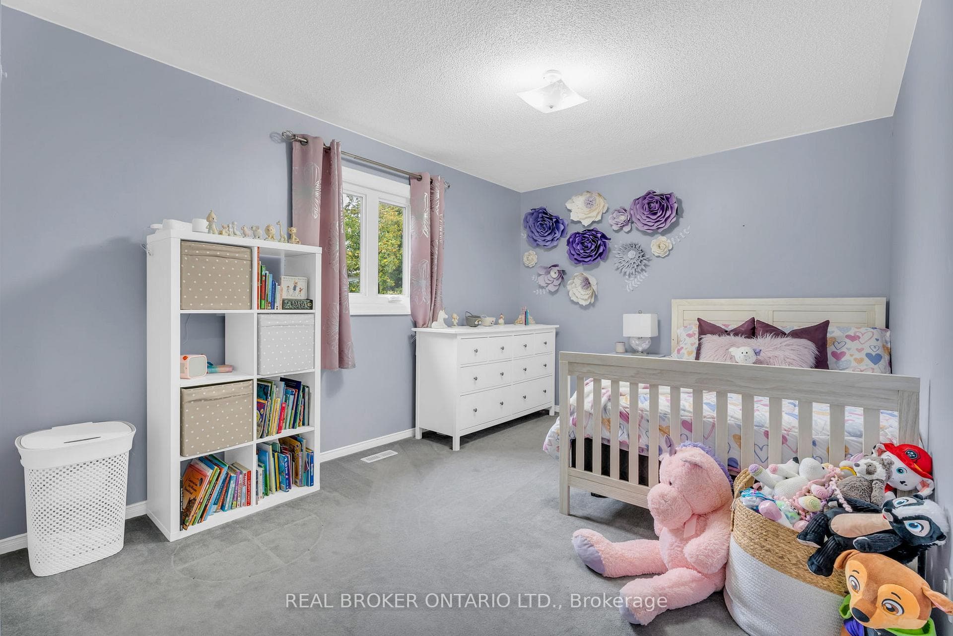 309 Howard Crescent photo 26